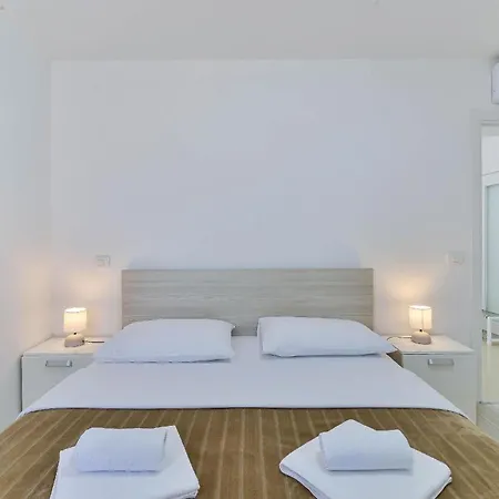 Ferienhaus Mit Privatpool Fuer 6 Personen Ca 180 Qm In Privlaka, Dalmatien Norddalmatien Feriehus Privlaka (Zadar)