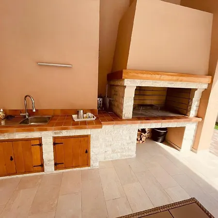 Ferienhaus Mit Privatpool Fuer 6 Personen Ca 180 Qm In Privlaka, Dalmatien Norddalmatien