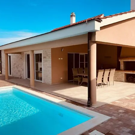 Ferienhaus Mit Privatpool Fuer 6 Personen Ca 180 Qm In Privlaka, Dalmatien Norddalmatien Casa vacanze Privlaka (Zadar)