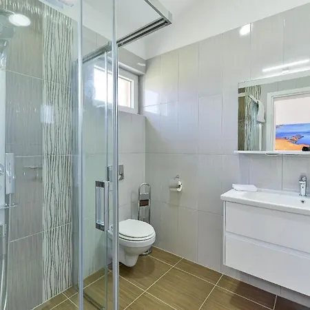 Ferienhaus Mit Privatpool Fuer 6 Personen Ca 180 Qm In Privlaka, Dalmatien Norddalmatien Feriehus Privlaka (Zadar)